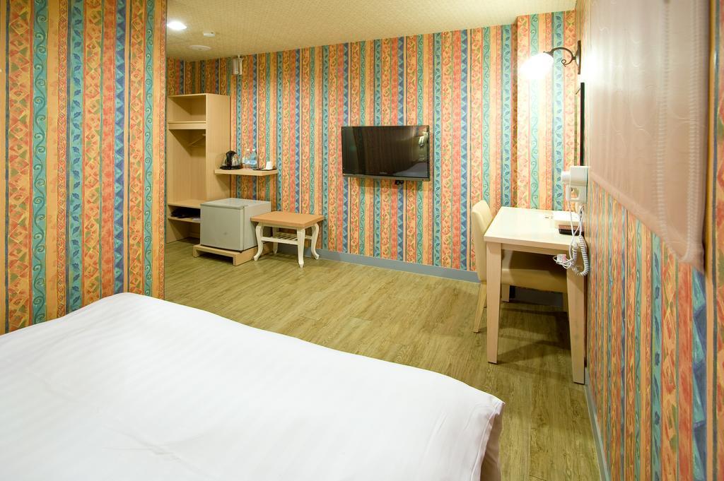 Hotel Skoal Kaohsiung Esterno foto